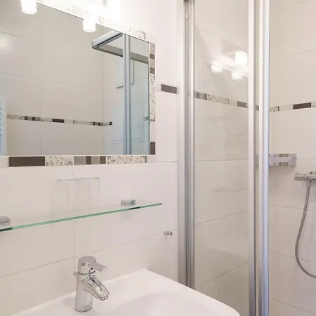 Apartment 684, Seepark
